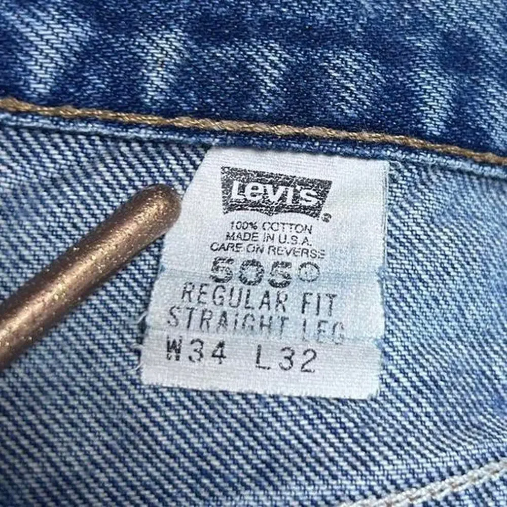 Levi’s Jeans 505 Red Tab Vintage 90s Faded Medium Wash Denim Pants 32”